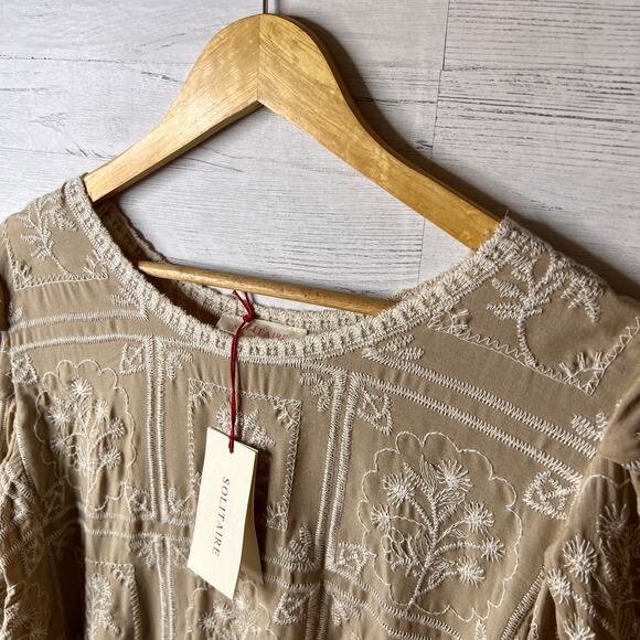 Solitaire Blouse Womens Size Large Beige & Ivory Floral Embroidery Patch Work - Picture 9 of 16
